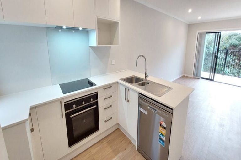 Photo of property in 2/125b Metcalfe Road, Ranui, Auckland, 0612