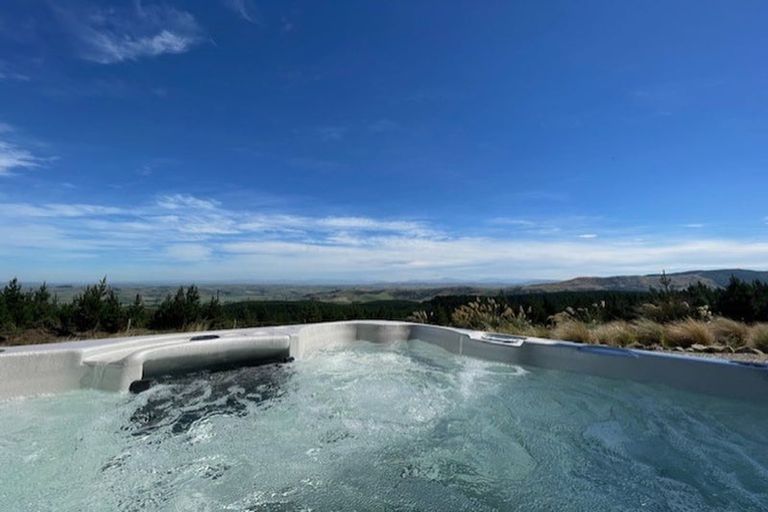 Photo of property in 246 Centrewood Park Road, Waimate, 7977