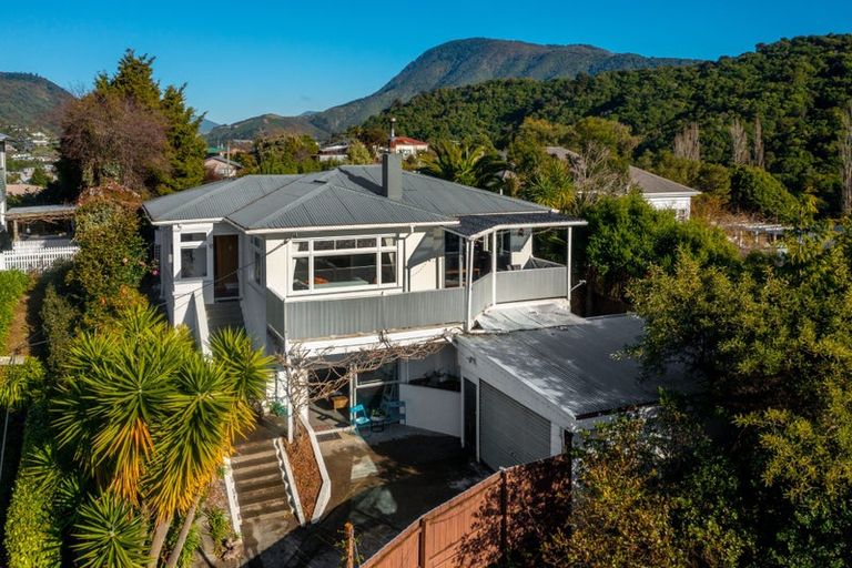 Photo of property in 9 Lincoln Street, Picton, 7220