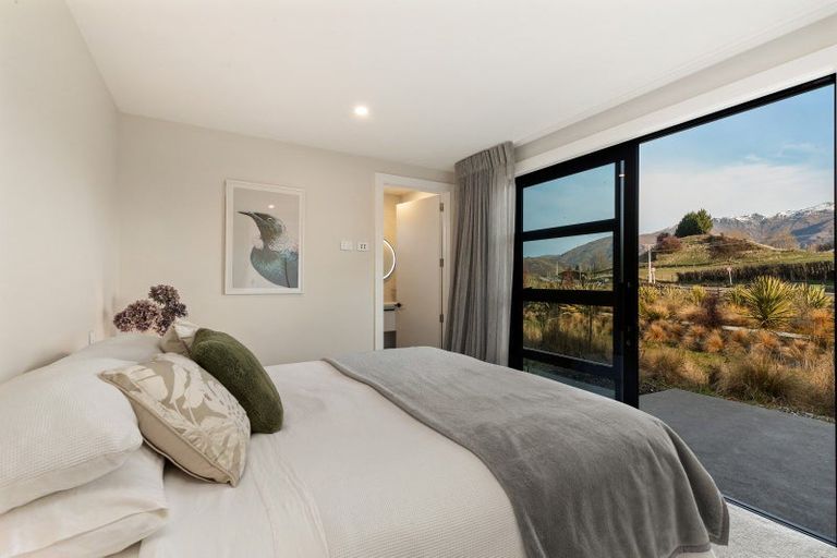 Photo of property in 2 Brodie Avenue, Arrowtown, 9302