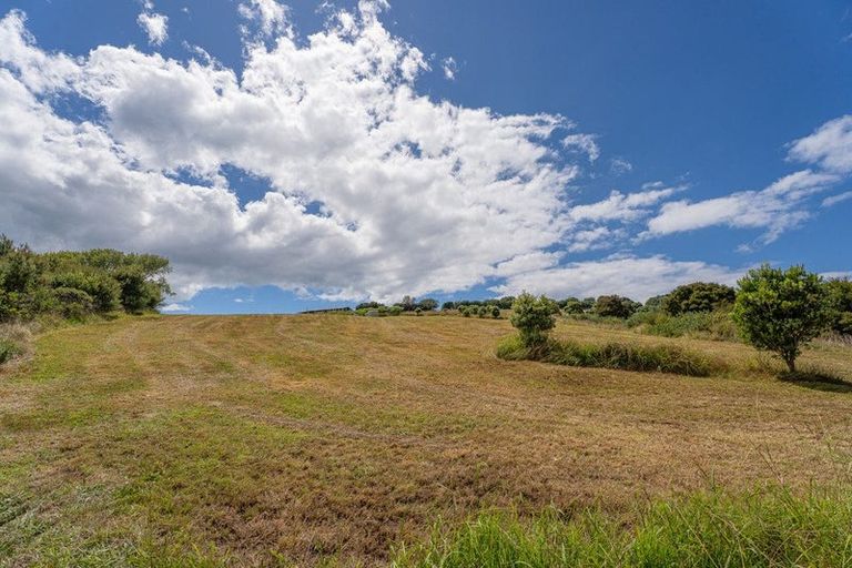 Photo of property in 404 Lees Road, Hahei, Whitianga, 3591