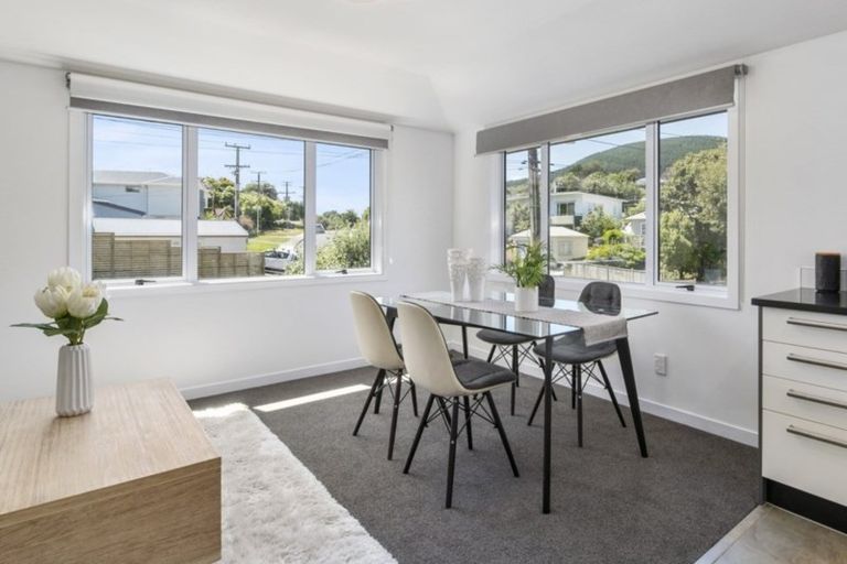 Photo of property in 1/19 Ranui Terrace, Tawa, Wellington, 5028