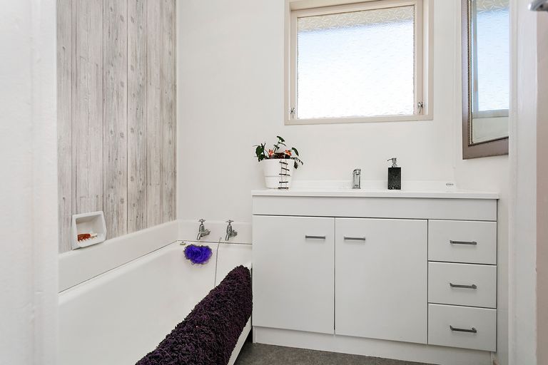 Photo of property in 308a Shakespeare Street, Leamington, Cambridge, 3432