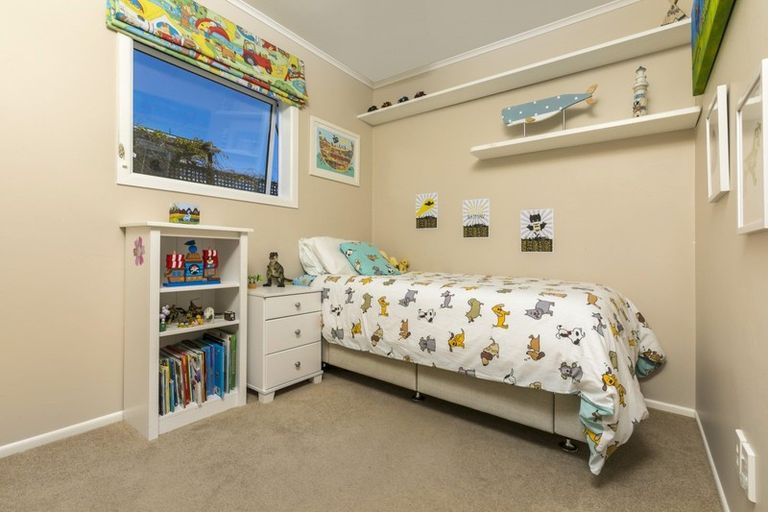 Photo of property in 3 Acacia Road, Torbay, Auckland, 0632