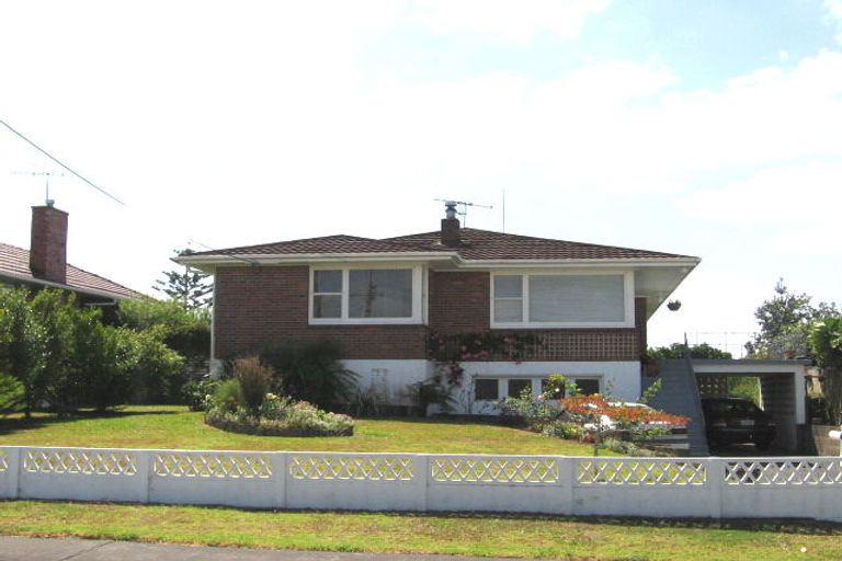 Photo of property in 38 City View Terrace, Birkenhead, Auckland, 0626