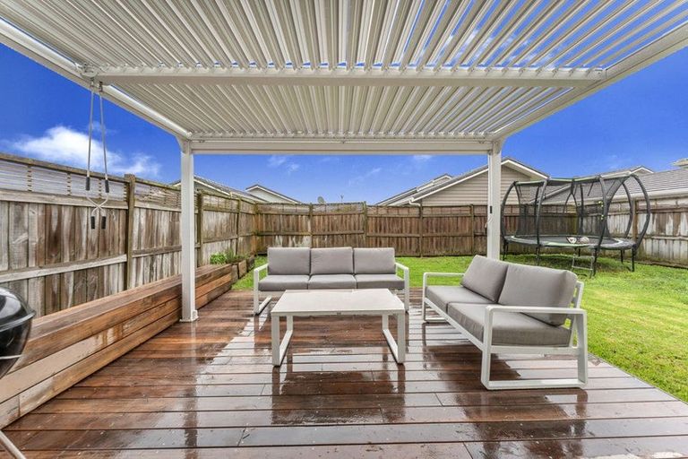Photo of property in 15 Mulvaney Crescent, Henderson, Auckland, 0612