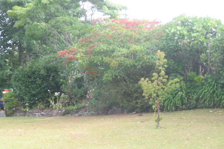 Photo of property in 2 Totaravale Drive, Totara Vale, Auckland, 0629