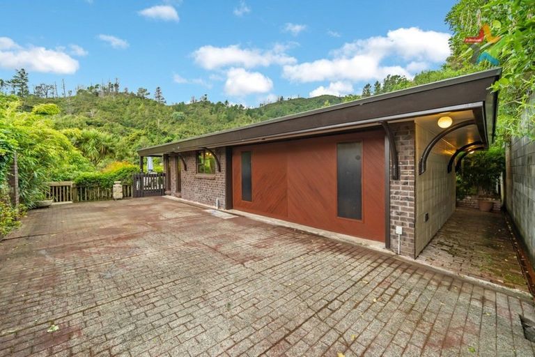 Photo of property in 106a Kamahi Street, Stokes Valley, Lower Hutt, 5019
