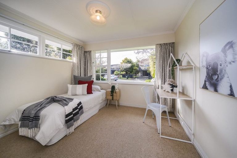 Photo of property in 23 Redwood Grove, Hokowhitu, Palmerston North, 4410
