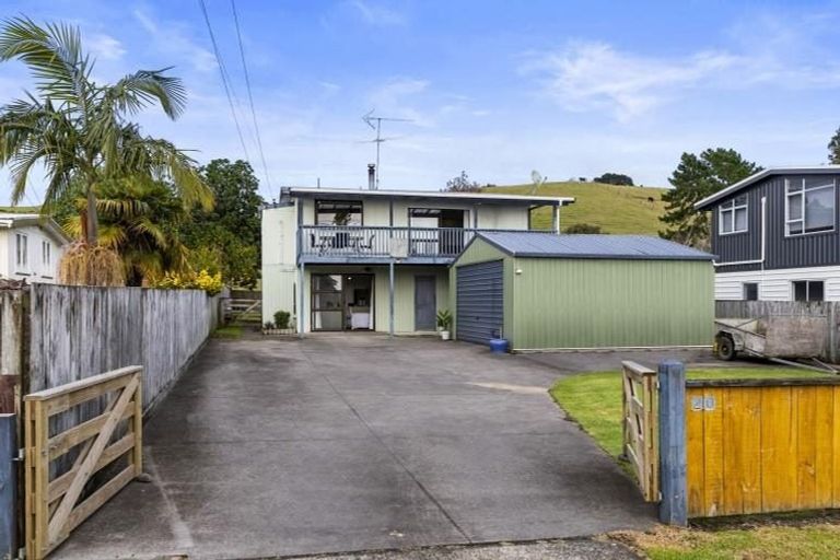 Photo of property in 20 Bertram Road, Kawakawa Bay, 2585