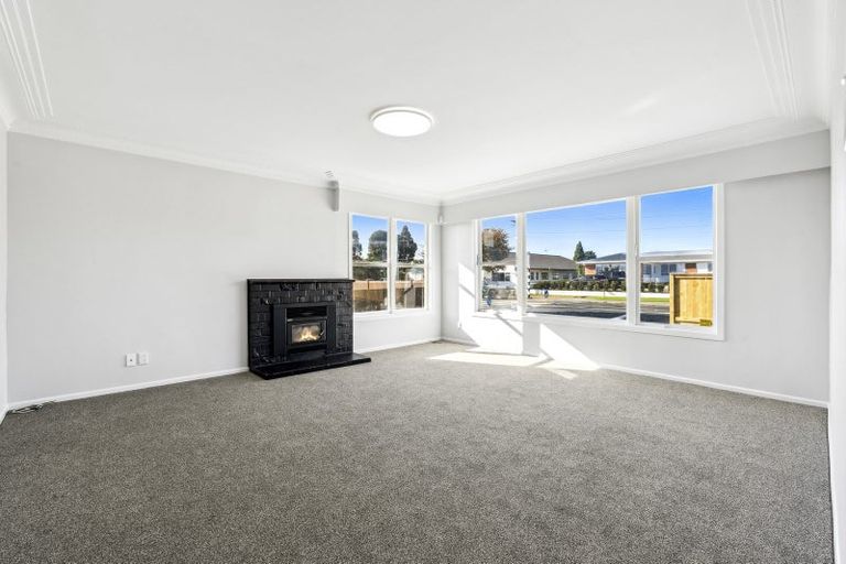 Photo of property in 70 Clevedon Road, Papakura, 2110
