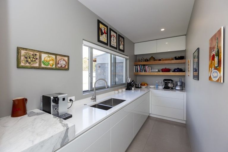 Photo of property in 6 Bressay Way, Waikanae, 5036