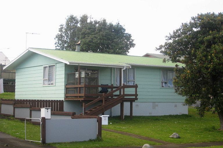 Photo of property in 2 Tahurangi Place, Spotswood, New Plymouth, 4310