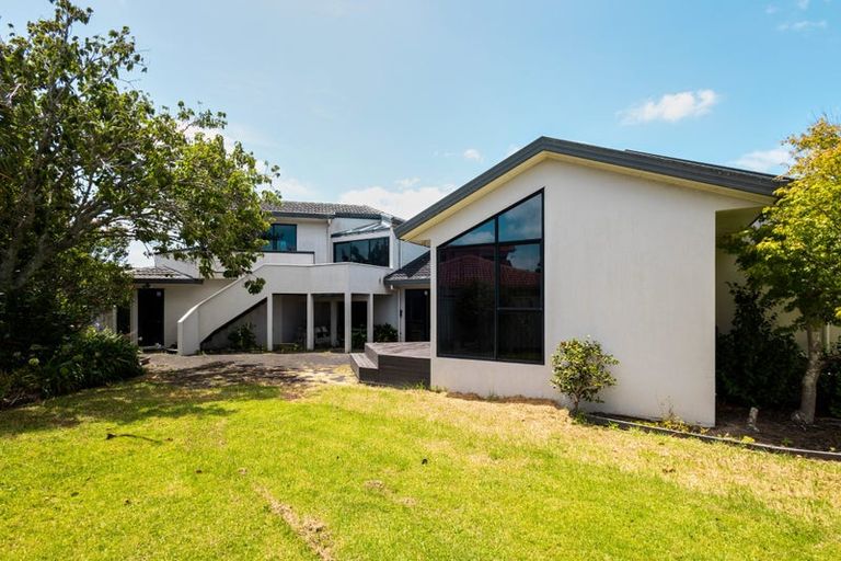 Photo of property in 20 Gillard Place, Eastern Beach, Auckland, 2012