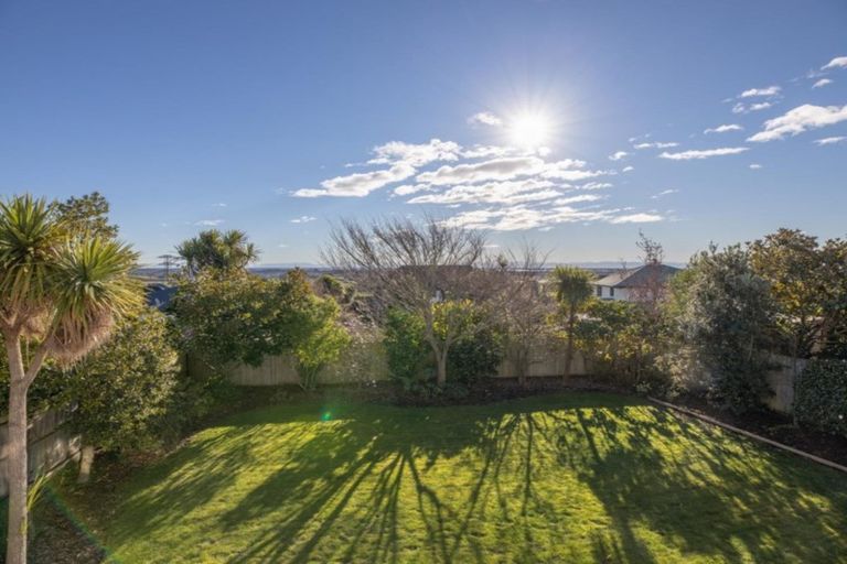 Photo of property in 6 Somerton Rise, Westmorland, Christchurch, 8025