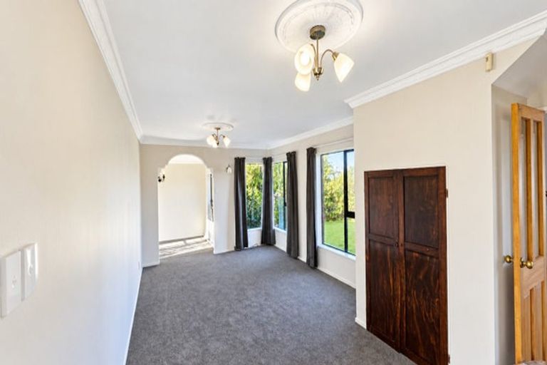 Photo of property in 2 Eclipse Lane, Whitby, Porirua, 5024