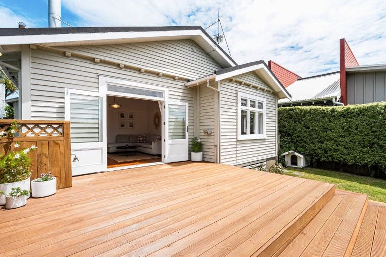 Photo of property in 15 Helston Road, Johnsonville, Wellington, 6037