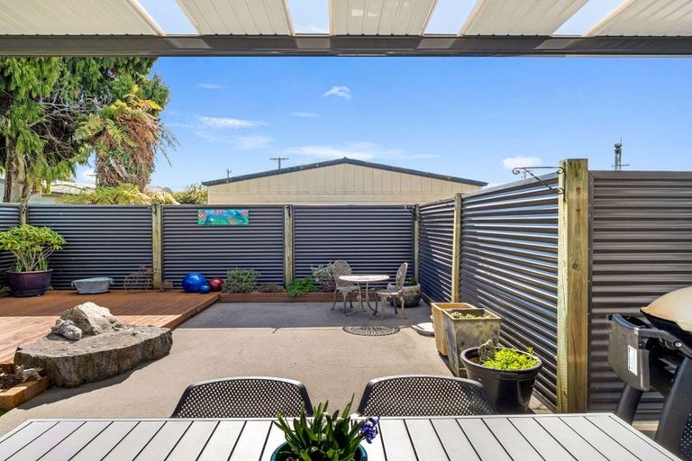 Photo of property in 19a Kawaha Point Road, Fairy Springs, Rotorua, 3015