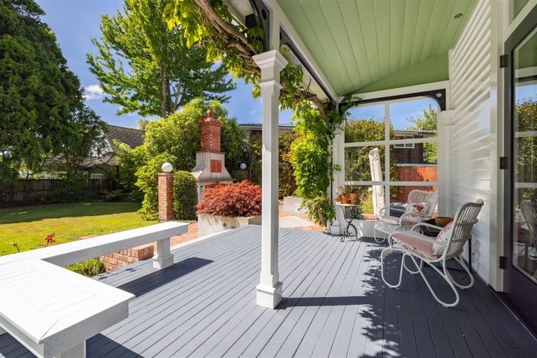 Photo of property in Chilcombe Homestead, 4 Medbury Terrace, Fendalton, Christchurch, 8041