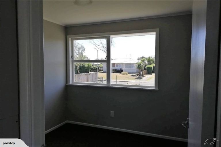 Photo of property in 16 Tairere Crescent, Rosehill, Papakura, 2113