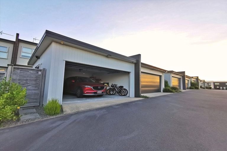 Photo of property in 106 Flat Bush School Road, Flat Bush, Auckland, 2019