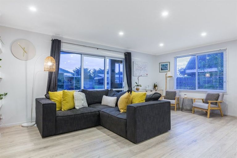 Photo of property in 10 Trispen Place, Camborne, Porirua, 5026