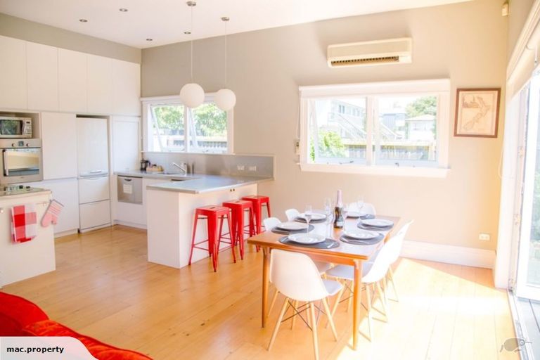 Photo of property in 913 Colombo Street, Christchurch Central, Christchurch, 8013