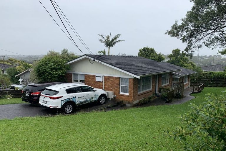 Photo of property in 2/30 Sunnynook Road, Sunnynook, Auckland, 0620