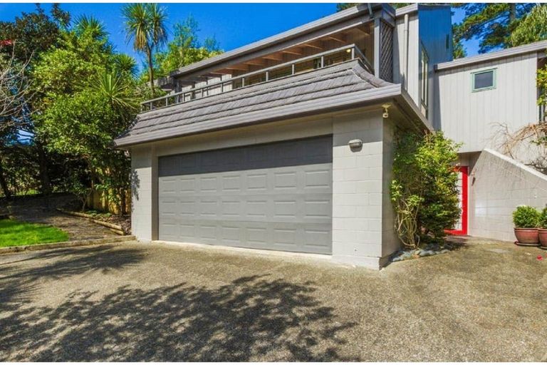 Photo of property in 6 Tree Fern Trail, Campbells Bay, Auckland, 0630