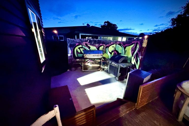 Photo of property in 50 Great North Road, Riverhead, 0820