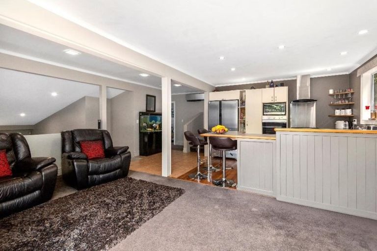 Photo of property in 2/150 Tirohanga Road, Tirohanga, Lower Hutt, 5010