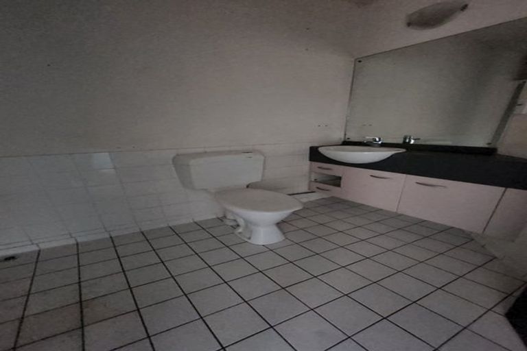 Photo of property in Grandstand Apartments, 9/80 Kent Terrace, Mount Victoria, Wellington, 6011