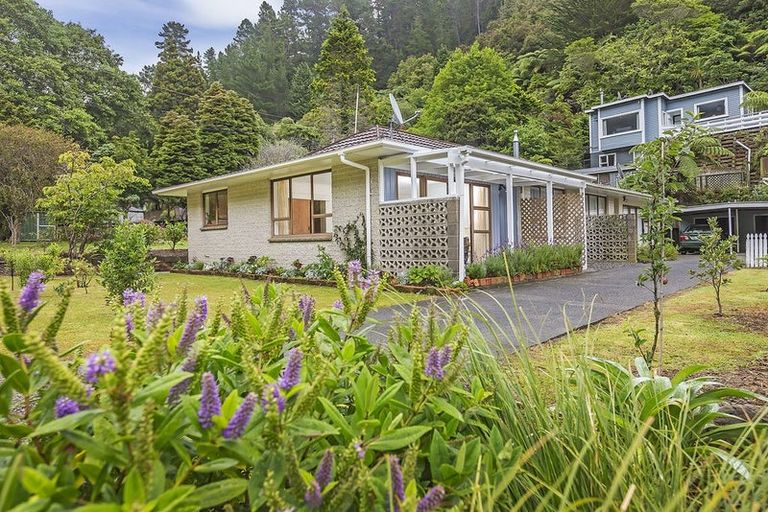 Photo of property in 1/110 Pinehaven Road, Pinehaven, Upper Hutt, 5019