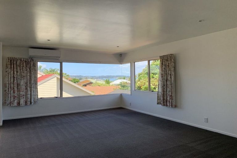 Photo of property in 3 Bridgehead Cove, West Harbour, Auckland, 0618