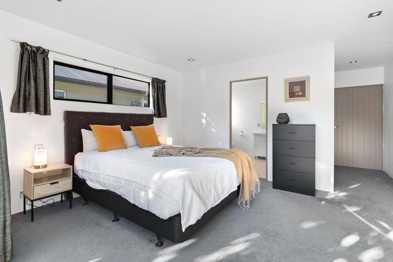 Photo of property in 2/1 Maple Court, Arthurs Point, Queenstown, 9371