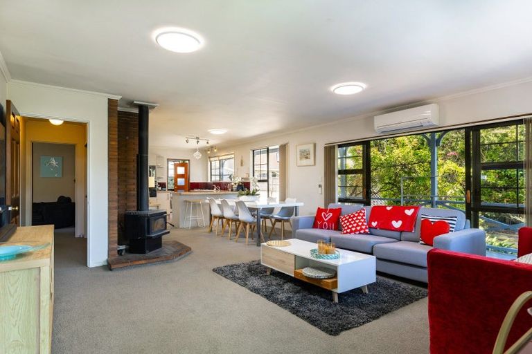 Photo of property in 168 Waikawa Road, Picton, 7220