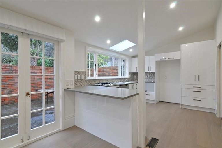 Photo of property in 21 Cheviot Road, Lowry Bay, Lower Hutt, 5013