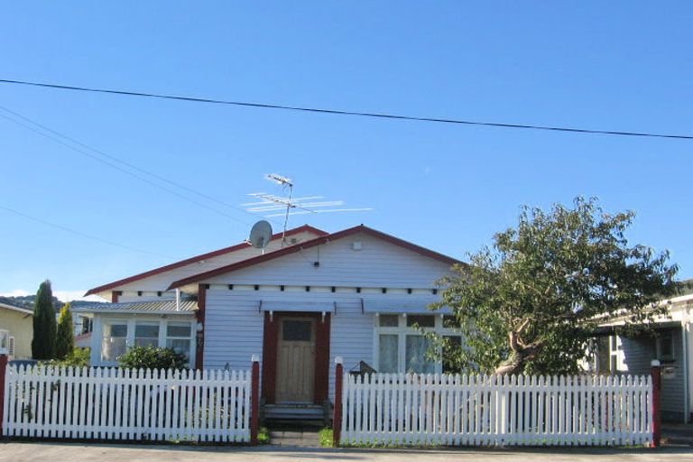 Photo of property in 3 South Street, Petone, Lower Hutt, 5012