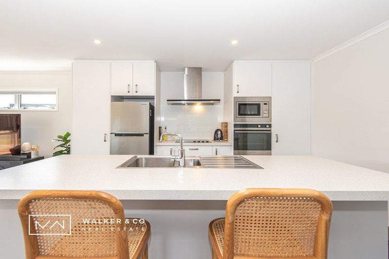 Photo of property in 42 Te Kaeaea Crescent, Wallaceville, Upper Hutt, 5018