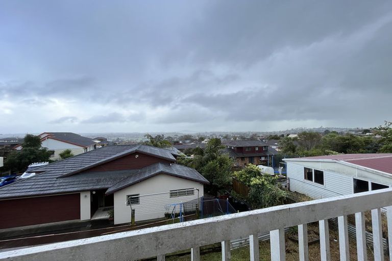 Photo of property in 75 Bradbury Road, Botany Downs, Auckland, 2010