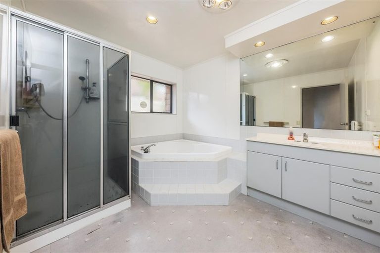 Photo of property in 10 Orangewood Drive, Northpark, Auckland, 2013