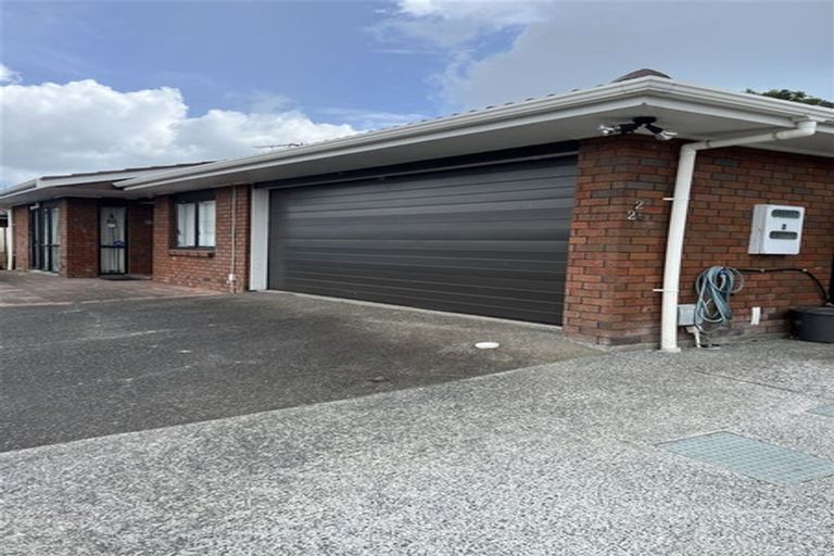 Photo of property in 2/25 Nicholas Road, Somerville, Auckland, 2014