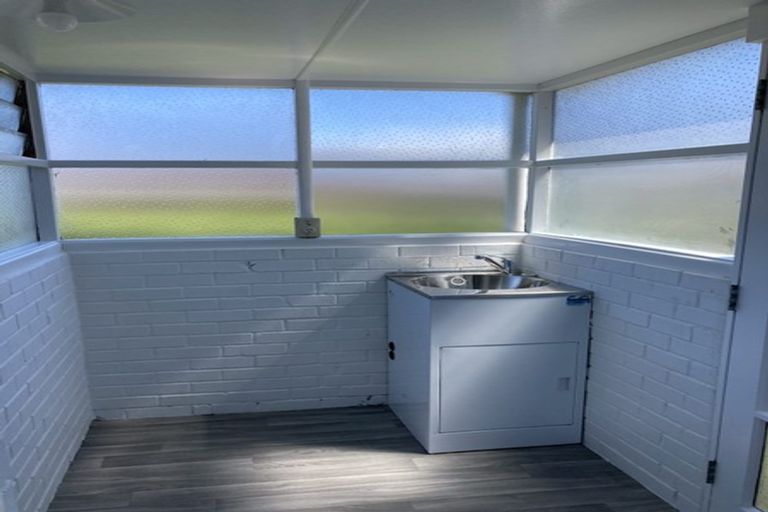 Photo of property in 3/7 Roberts Avenue, Bayswater, Auckland, 0622