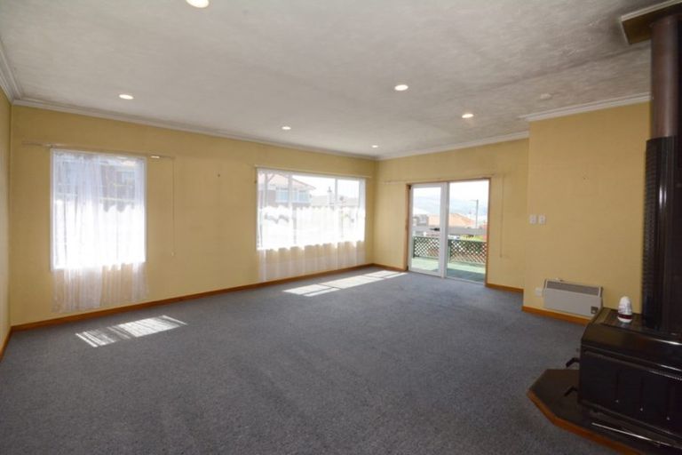 Photo of property in 93 Middleton Road, Kew, Dunedin, 9012