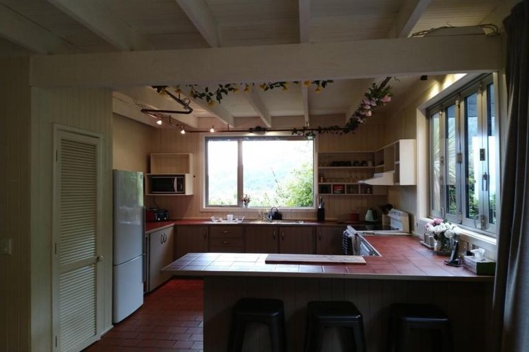 Photo of property in 16 Mckerrow Place, Sunshine Bay, Queenstown, 9300