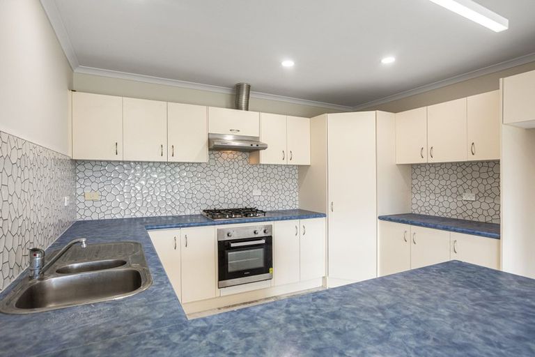 Photo of property in 13 Attymon Lane, East Tamaki, Auckland, 2016