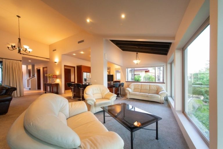 Photo of property in 12 Pastoral Lane, Hokowhitu, Palmerston North, 4410