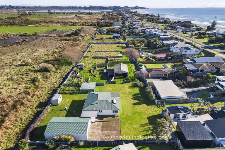 Photo of property in 260 Pukehina Parade, Pukehina, Te Puke, 3189
