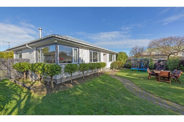 Photo of property in 94 Racecourse Road, Sockburn, Christchurch, 8042