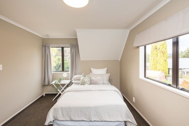 Photo of property in 8 Harrow Place, Hokowhitu, Palmerston North, 4410